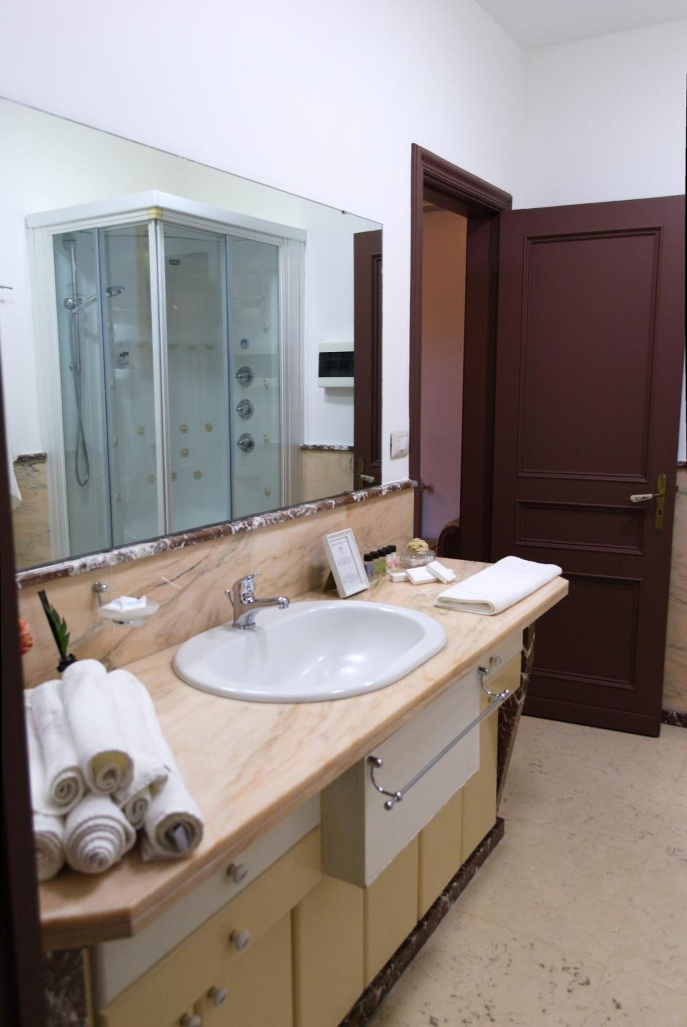 Allure Palace Acireale Esterno foto